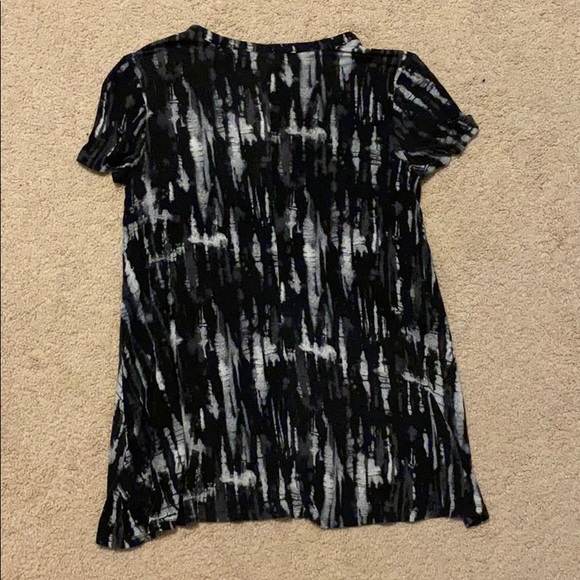 Black and white tie-dye looking shirt - Picture 4 of 4